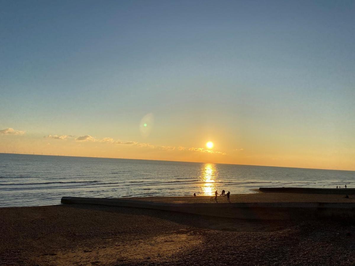 The Windsor Apartment By Gge, Brighton Beach, Sleeps 4 Exteriör bild